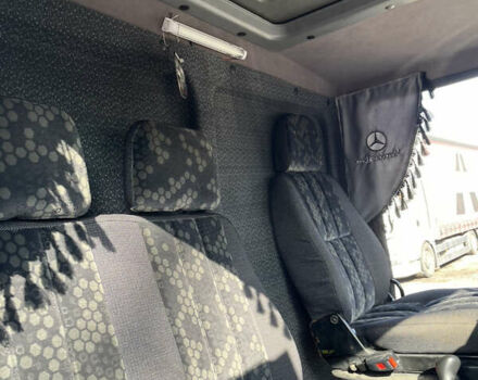 Мерседес T2 1991 в Хмельницком на Automoto.ua Белый Мерседес T2, объемом двигателя 3.97 л и пробегом 750 тыс. км за 9800 $, фото 7 на Automoto.ua