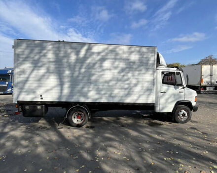 Мерседес T2 1991 в Хмельницком на Automoto.ua Белый Мерседес T2, объемом двигателя 3.97 л и пробегом 750 тыс. км за 9800 $, фото 2 на Automoto.ua