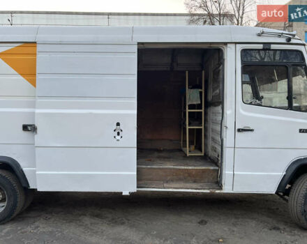 Білий Мерседес T2, об'ємом двигуна 3.97 л та пробігом 705 тис. км за 5500 $, фото 7 на Automoto.ua