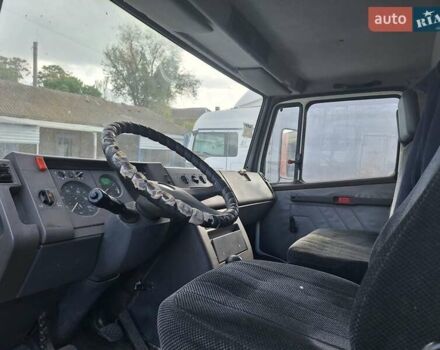 Белый Мерседес T2, объемом двигателя 4 л и пробегом 411 тыс. км за 5500 $, фото 4 на Automoto.ua