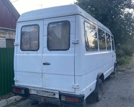 Белый Мерседес T2, объемом двигателя 3.97 л и пробегом 300 тыс. км за 2500 $, фото 2 на Automoto.ua