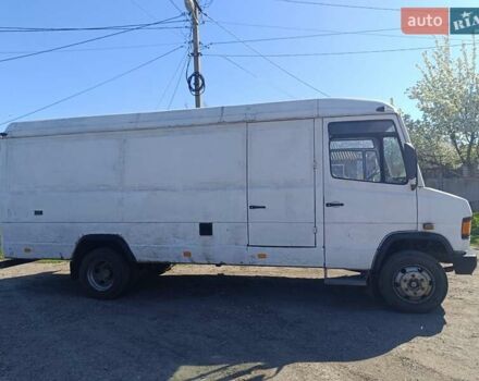 Белый Мерседес T2, объемом двигателя 4 л и пробегом 350 тыс. км за 5400 $, фото 2 на Automoto.ua