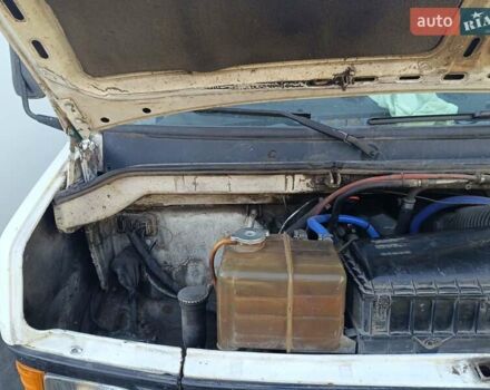 Белый Мерседес T2, объемом двигателя 4 л и пробегом 350 тыс. км за 5400 $, фото 9 на Automoto.ua