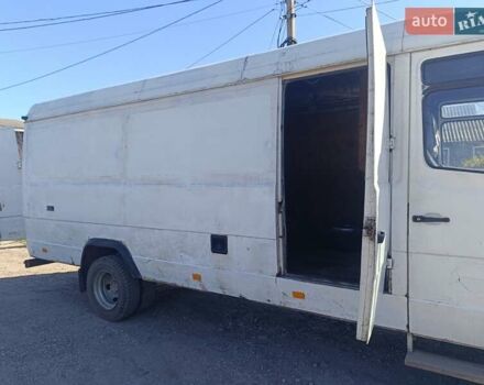 Белый Мерседес T2, объемом двигателя 4 л и пробегом 350 тыс. км за 5400 $, фото 4 на Automoto.ua