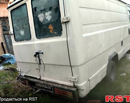 Белый Мерседес T2, объемом двигателя 2.3 л и пробегом 555 тыс. км за 2000 $, фото 3 на Automoto.ua