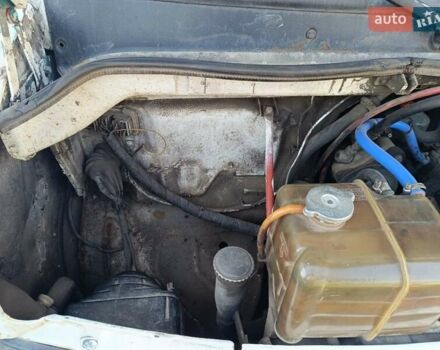 Белый Мерседес T2, объемом двигателя 4 л и пробегом 350 тыс. км за 5400 $, фото 14 на Automoto.ua