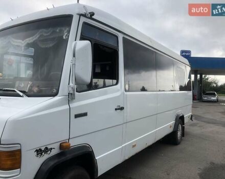 Белый Мерседес T2, объемом двигателя 3.97 л и пробегом 400 тыс. км за 5000 $, фото 1 на Automoto.ua