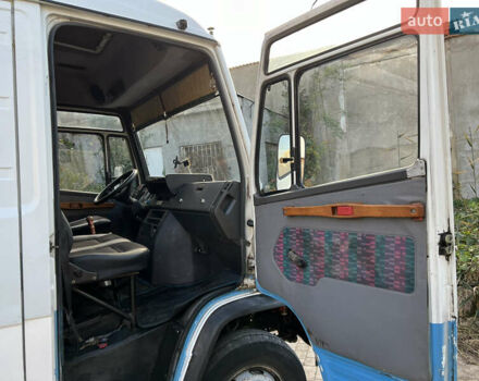 Мерседес T2 1996 в Белгород-Днестровском на Automoto.ua Белый Мерседес T2, объемом двигателя 3.97 л и пробегом 893 тыс. км за 7500 $, фото 8 на Automoto.ua