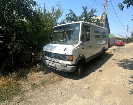 Белый Мерседес T2, объемом двигателя 4 л и пробегом 600 тыс. км за 5800 $, фото 1 на Automoto.ua