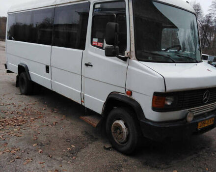 Белый Мерседес T2, объемом двигателя 4 л и пробегом 100 тыс. км за 3850 $, фото 1 на Automoto.ua