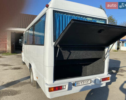 Белый Мерседес T2, объемом двигателя 4 л и пробегом 15 тыс. км за 15000 $, фото 4 на Automoto.ua