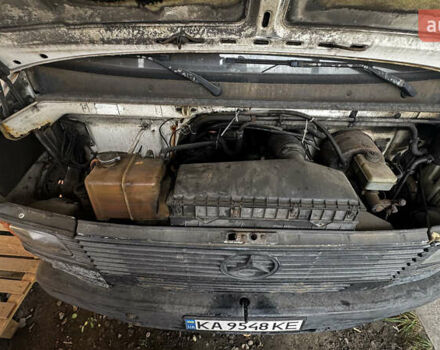 Белый Мерседес T2, объемом двигателя 3.97 л и пробегом 358 тыс. км за 3500 $, фото 6 на Automoto.ua