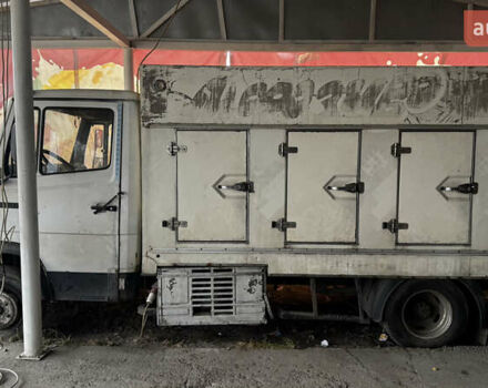 Белый Мерседес T2, объемом двигателя 3.97 л и пробегом 358 тыс. км за 3500 $, фото 1 на Automoto.ua