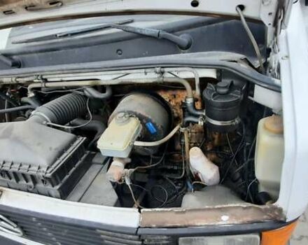 Белый Мерседес T2, объемом двигателя 4 л и пробегом 50 тыс. км за 6300 $, фото 4 на Automoto.ua