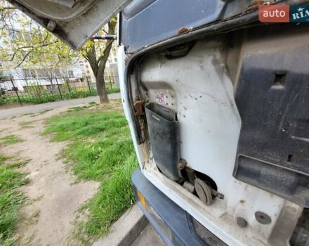 Белый Мерседес T2, объемом двигателя 4.2 л и пробегом 6 тыс. км за 4000 $, фото 3 на Automoto.ua