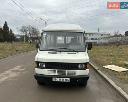 Білий Мерседес T2, об'ємом двигуна 0 л та пробігом 542 тис. км за 4000 $, фото 1 на Automoto.ua