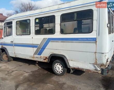 Белый Мерседес T2, объемом двигателя 2.3 л и пробегом 3 тыс. км за 700 $, фото 6 на Automoto.ua
