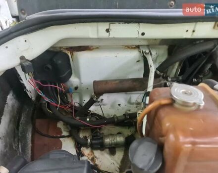 Белый Мерседес T2, объемом двигателя 3.97 л и пробегом 310 тыс. км за 5450 $, фото 6 на Automoto.ua