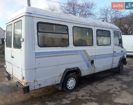 Белый Мерседес T2, объемом двигателя 2.3 л и пробегом 3 тыс. км за 700 $, фото 4 на Automoto.ua