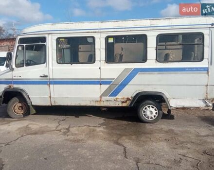 Белый Мерседес T2, объемом двигателя 2.3 л и пробегом 3 тыс. км за 700 $, фото 10 на Automoto.ua