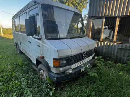 Мерседес T2 1989 в Черновцах на Automoto.ua Белый Мерседес T2, объемом двигателя 3.97 л и пробегом 600 тыс. км за 3500 $, фото 1 на Automoto.ua