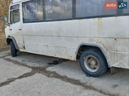 Белый Мерседес T2, объемом двигателя 3.97 л и пробегом 300 тыс. км за 5000 $, фото 1 на Automoto.ua