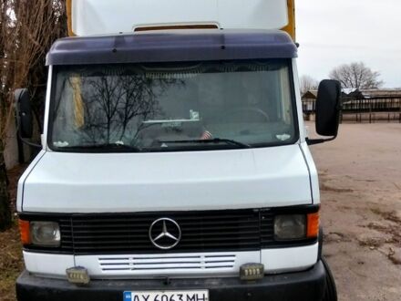 Белый Мерседес T2, объемом двигателя 4 л и пробегом 275 тыс. км за 9000 $, фото 1 на Automoto.ua