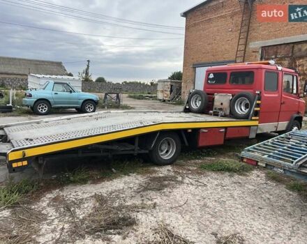 Красный Мерседес T2, объемом двигателя 4 л и пробегом 450 тыс. км за 16800 $, фото 5 на Automoto.ua