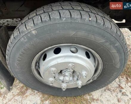 Красный Мерседес T2, объемом двигателя 4 л и пробегом 450 тыс. км за 16800 $, фото 8 на Automoto.ua