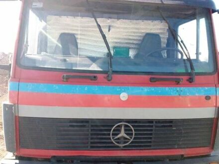 Мерседес T2 1984 у Червоноград на Automoto.ua Червоний Мерседес T2, об'ємом двигуна 4 л та пробігом 350 тис. км за 5000 $, фото 1 на Automoto.ua