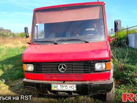 Мерседес T2 1991 у Павлограде на Automoto.ua Червоний Мерседес T2, об'ємом двигуна 4 л та пробігом 0 тис. км за 5999 $, фото 1 на Automoto.ua