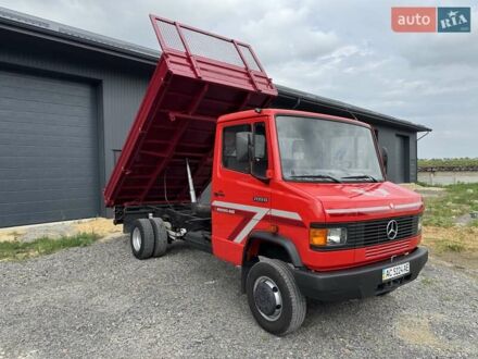 Красный Мерседес T2, объемом двигателя 40 л и пробегом 225 тыс. км за 16500 $, фото 1 на Automoto.ua