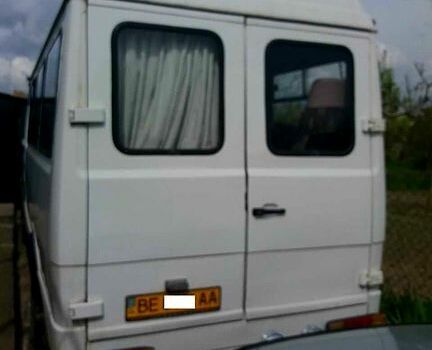 Мерседес T2, объемом двигателя 3 л и пробегом 570 тыс. км за 4000 $, фото 2 на Automoto.ua