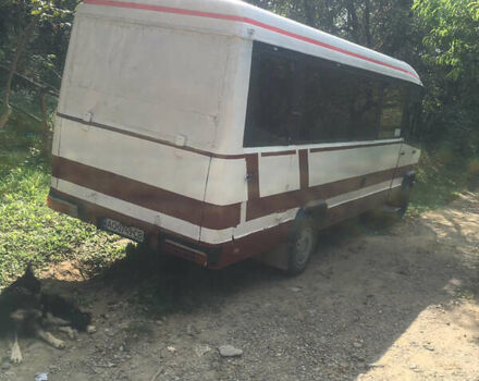 Мерседес T2, объемом двигателя 4 л и пробегом 2 тыс. км за 4000 $, фото 4 на Automoto.ua