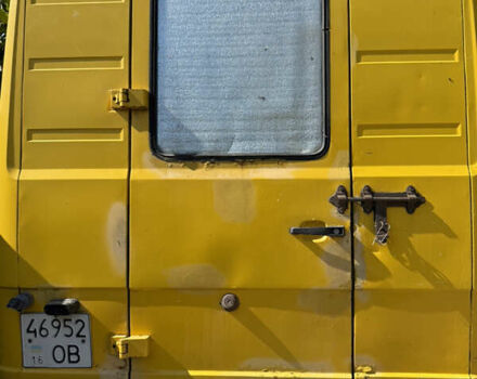 Желтый Мерседес T2, объемом двигателя 4 л и пробегом 94 тыс. км за 6500 $, фото 4 на Automoto.ua