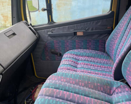Жовтий Мерседес T2, об'ємом двигуна 3.97 л та пробігом 470 тис. км за 6900 $, фото 9 на Automoto.ua