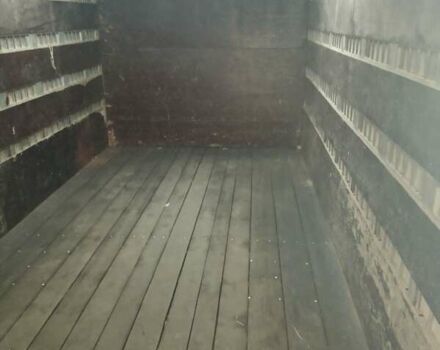 Жовтий Мерседес T2, об'ємом двигуна 3.97 л та пробігом 485 тис. км за 5799 $, фото 4 на Automoto.ua