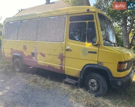 Желтый Мерседес T2, объемом двигателя 2.3 л и пробегом 278 тыс. км за 4000 $, фото 2 на Automoto.ua