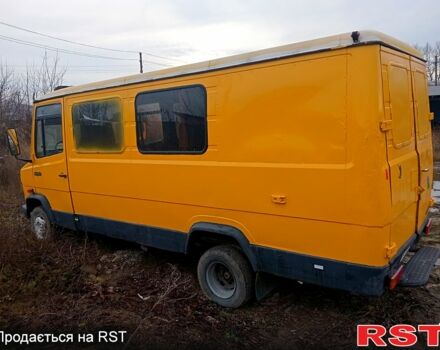 Желтый Мерседес T2, объемом двигателя 2.9 л и пробегом 500 тыс. км за 1700 $, фото 3 на Automoto.ua