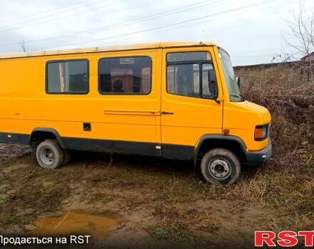 Желтый Мерседес T2, объемом двигателя 2.9 л и пробегом 500 тыс. км за 1700 $, фото 1 на Automoto.ua