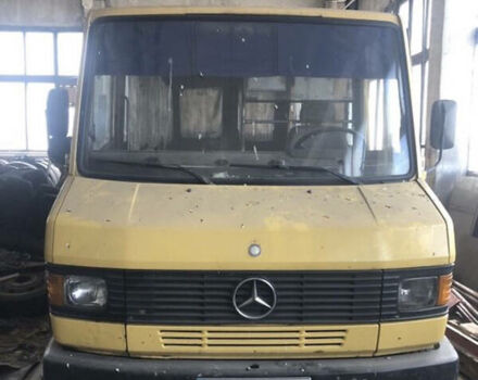 Желтый Мерседес T2, объемом двигателя 4 л и пробегом 450 тыс. км за 3100 $, фото 1 на Automoto.ua