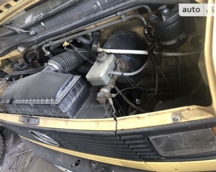 Желтый Мерседес T2, объемом двигателя 4 л и пробегом 450 тыс. км за 3100 $, фото 5 на Automoto.ua