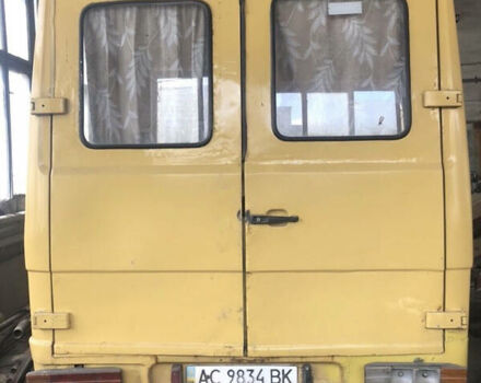 Желтый Мерседес T2, объемом двигателя 4 л и пробегом 450 тыс. км за 3100 $, фото 2 на Automoto.ua