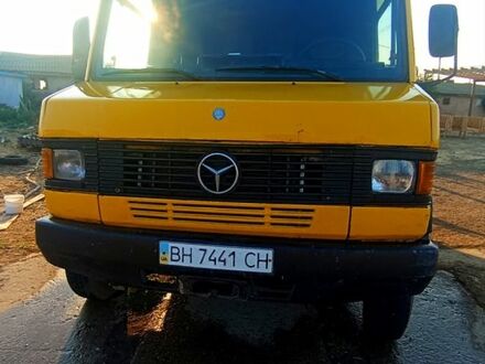 Желтый Мерседес T2, объемом двигателя 3.2 л и пробегом 0 тыс. км за 6000 $, фото 1 на Automoto.ua