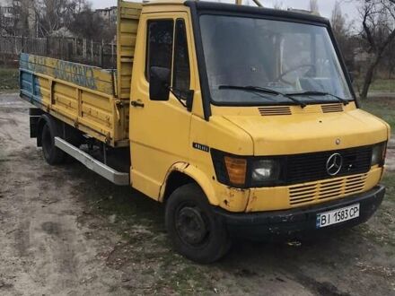 Мерседес T2 1992 в Кременчуге на Automoto.ua Желтый Мерседес T2, объемом двигателя 2.87 л и пробегом 550 тыс. км за 3800 $, фото 1 на Automoto.ua