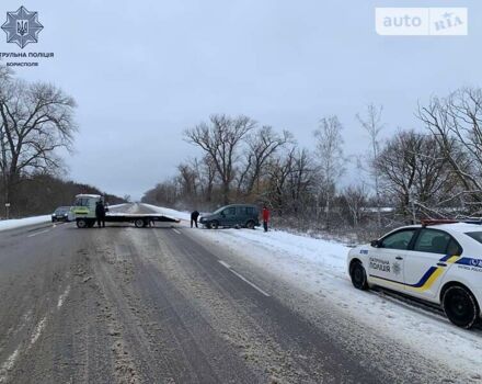 Сірий Мерседес T2, об'ємом двигуна 3 л та пробігом 180 тис. км за 9000 $, фото 10 на Automoto.ua