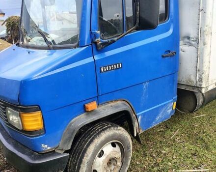 Синій Мерседес T2, об'ємом двигуна 3.8 л та пробігом 100 тис. км за 6700 $, фото 3 на Automoto.ua
