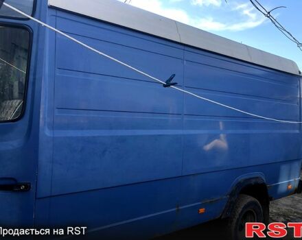 Синий Мерседес T2, объемом двигателя 4 л и пробегом 750 тыс. км за 6000 $, фото 1 на Automoto.ua