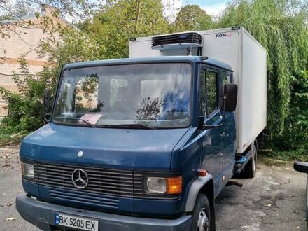 Мерседес T2 1993 в Ровно на Automoto.ua Синий Мерседес T2, объемом двигателя 3.97 л и пробегом 307 тыс. км за 9999 $, фото 1 на Automoto.ua