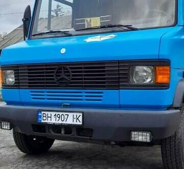 Синій Мерседес T2, об'ємом двигуна 4 л та пробігом 350 тис. км за 13000 $, фото 1 на Automoto.ua
